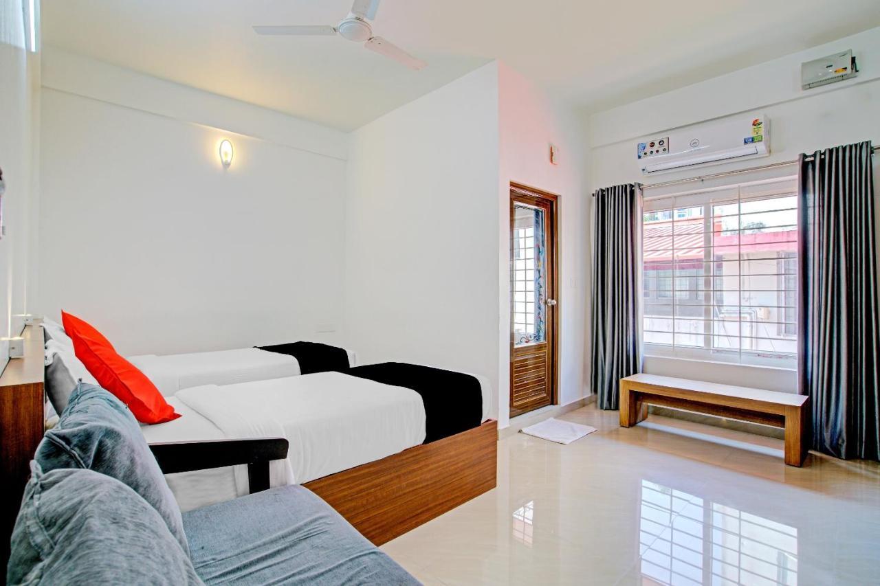 Hotel Vaccinated Staff- Capital O 74715 Phoenix Holidays Kochi Exterior foto