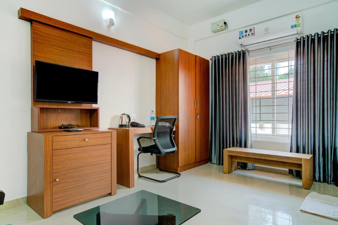 Hotel Vaccinated Staff- Capital O 74715 Phoenix Holidays Kochi Exterior foto