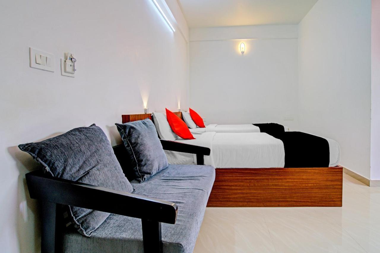 Hotel Vaccinated Staff- Capital O 74715 Phoenix Holidays Kochi Exterior foto